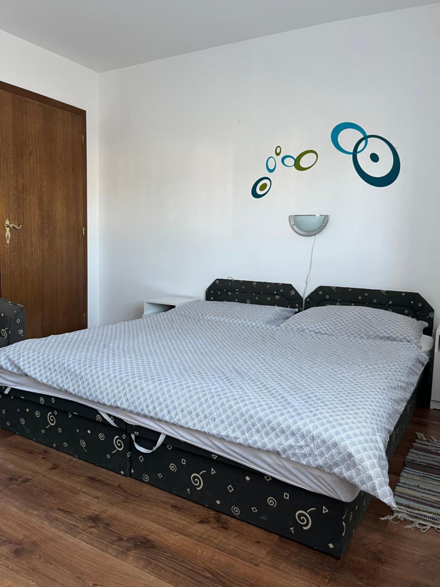 Gyoergyi Haus Hotel Buk Ngoại thất bức ảnh