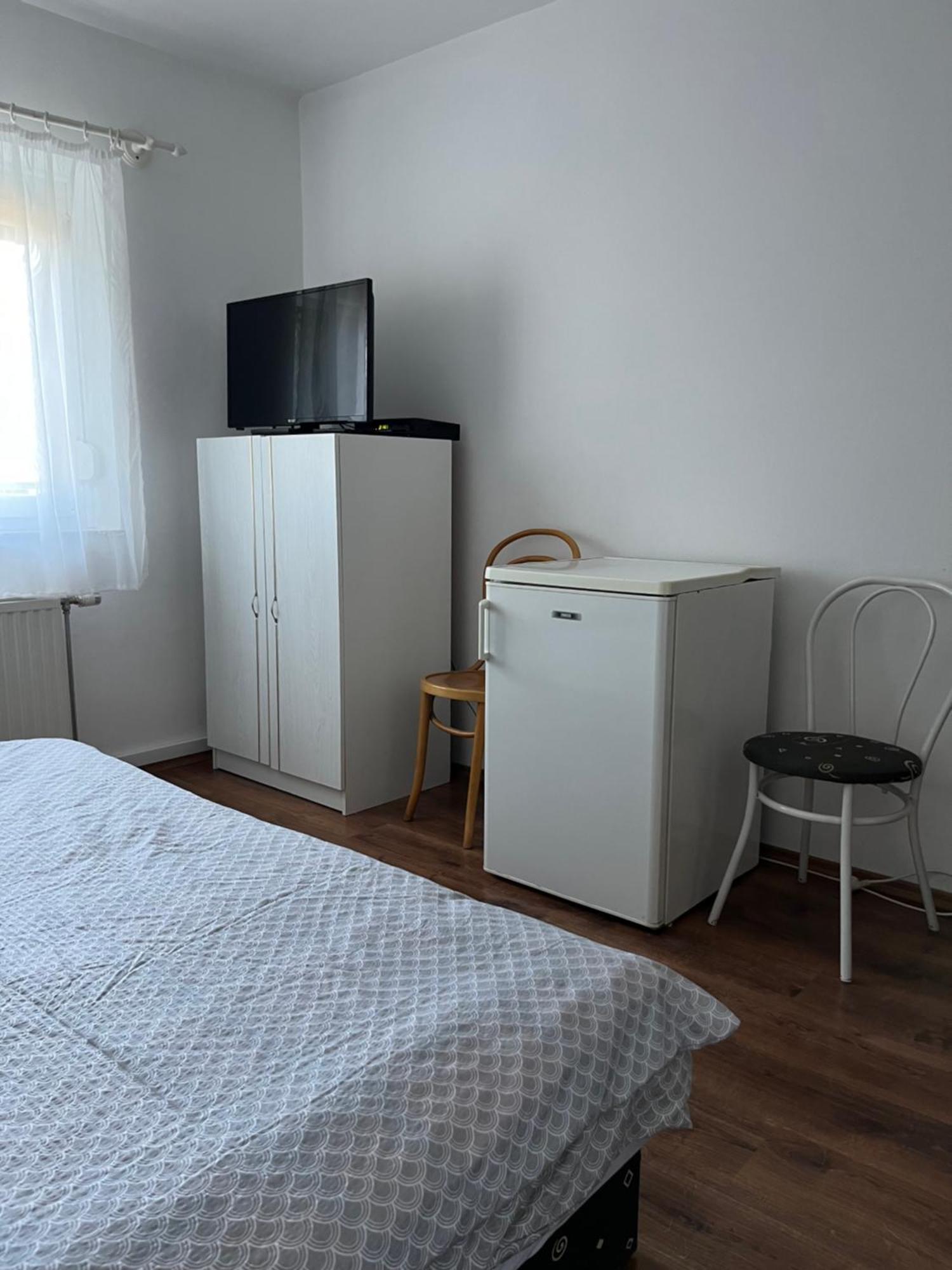 Gyoergyi Haus Hotel Buk Ngoại thất bức ảnh